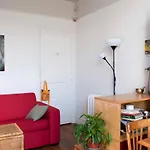 Cosy Studio In The Buttes Chaumont