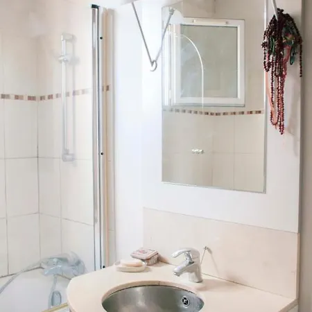 Apartment Cosy Studio In The Buttes Chaumont Paris